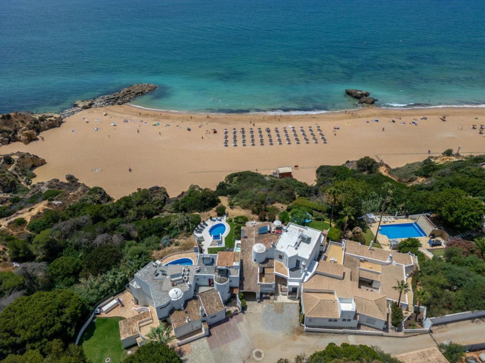 Luxurious Beachfront Villa De La Plage With Private Beach Acces Albufeira Exterior photo